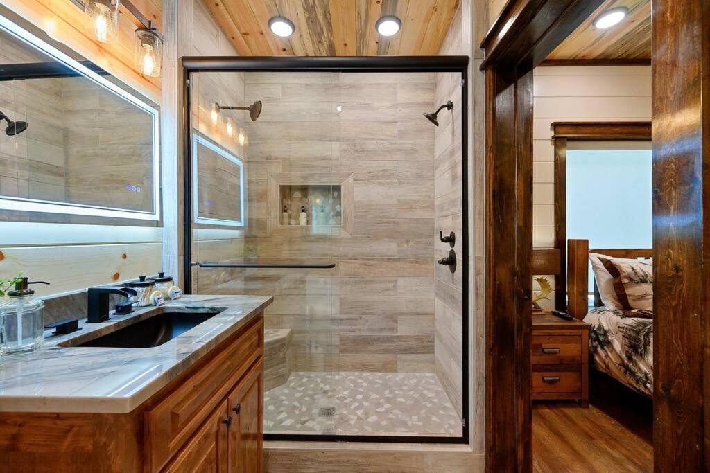 The Whiskey Trip! Family Getaway Villa Broken Bow Exterior photo